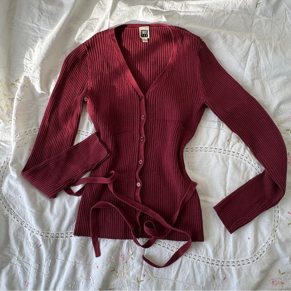❌SOLD❌ Smart Set Vintage Deep Red V-Neck Cardigan - Picture 2 of 9
